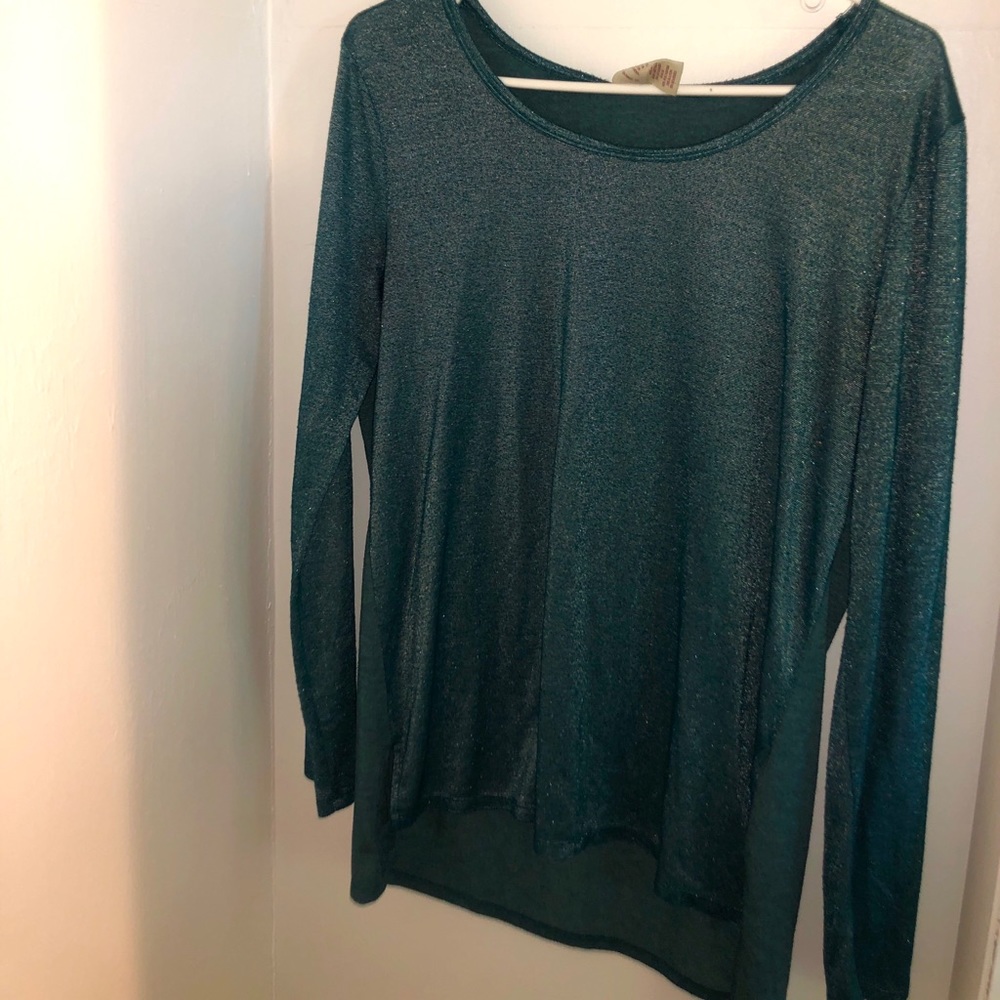 Juniors long sleeve green sequence shirt